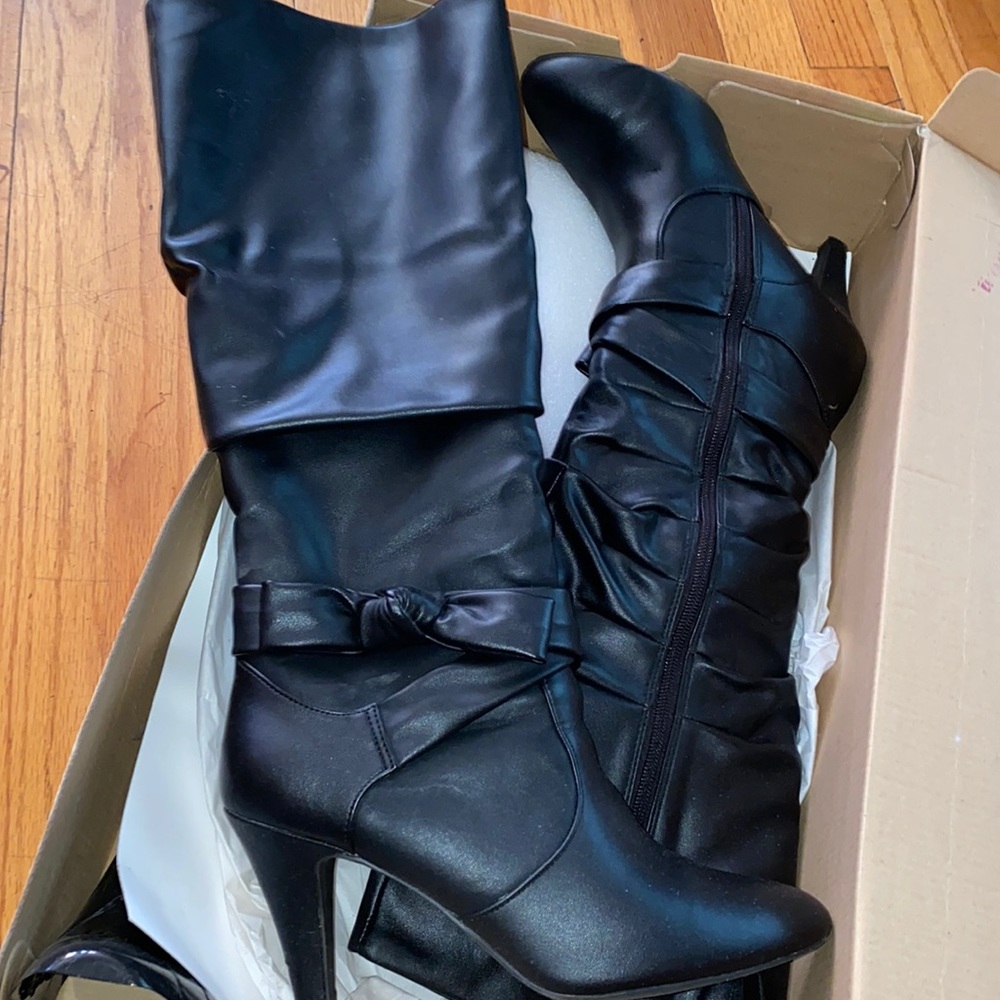 Heel Boots w/ bow
